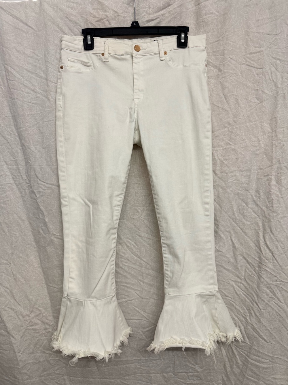 Blank NYC Women’s White Frayed Flare /Ruffle Hem Jeans